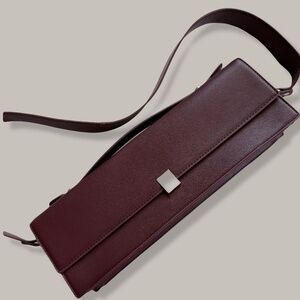 Burgundy shoulder bag